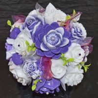 Buchet de săpunuri în ghiveci de ceramică - violet, alb