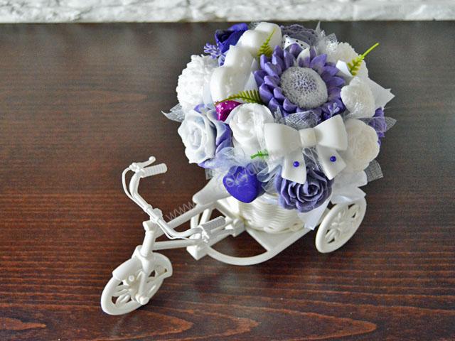 Buchet de săpunuri Bicycle - violet și alb