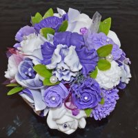 Buchet de săpunuri în ghiveci de ceramică - violet, alb