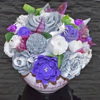 Buchet de săpunuri în ghiveci de ceramică - violet, gri, alb