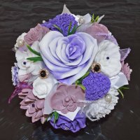 Buchet de săpunuri în ghiveci de ceramică - violet, maro, alb