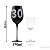 Pahar de vin imens pentru a 30-a aniversare